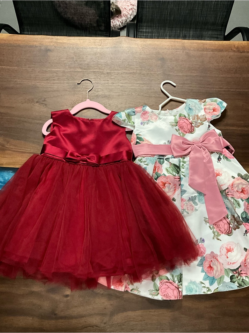 Lot 2 toddler Fancy dresses Floral and Velvet red size 2-3Y